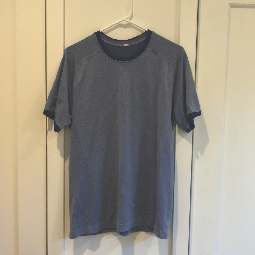 Lululemon t shirt